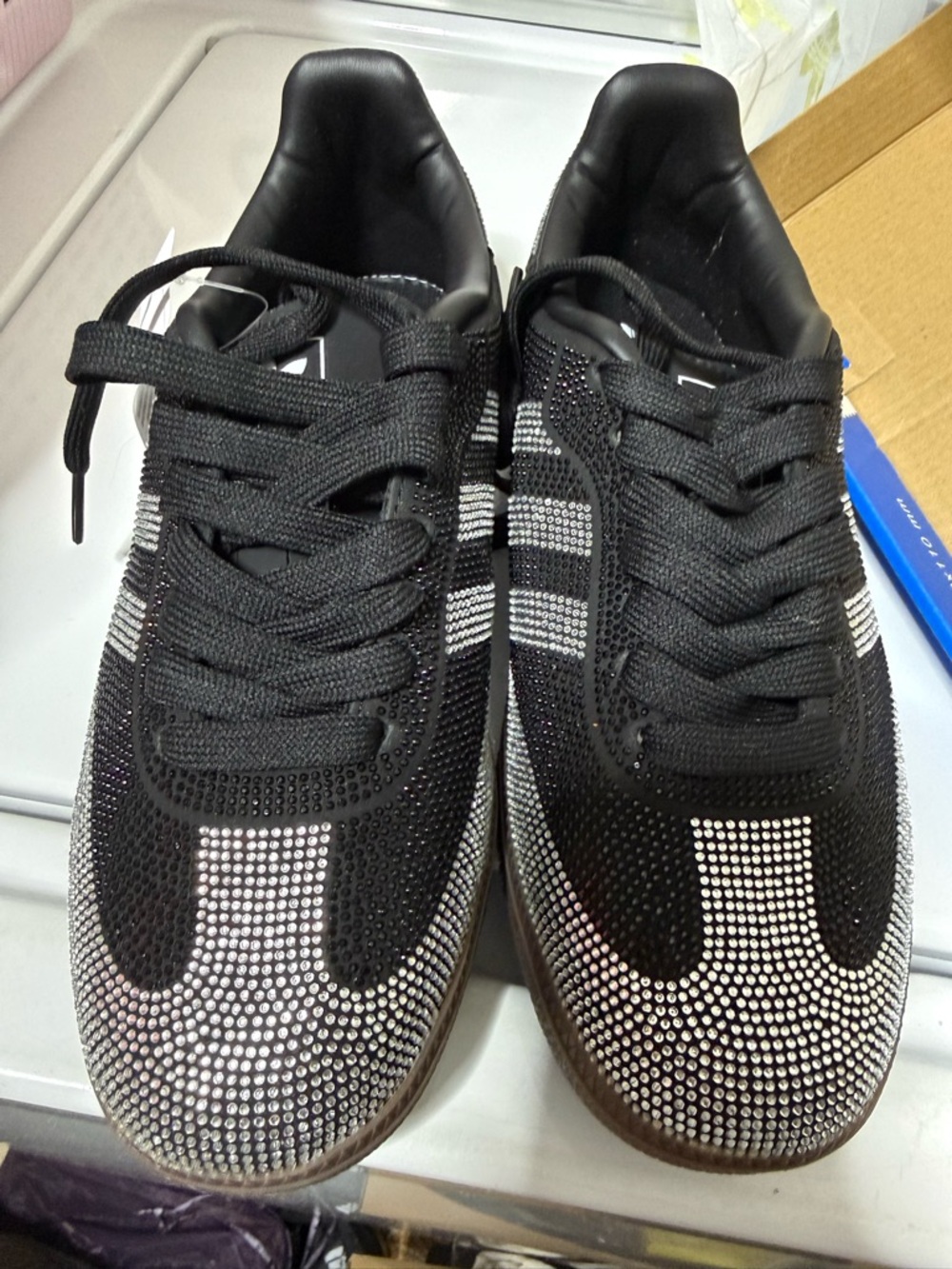 adidas Samba OG women’s Black / Silver Athletic Shoes - Picture 2 of 6